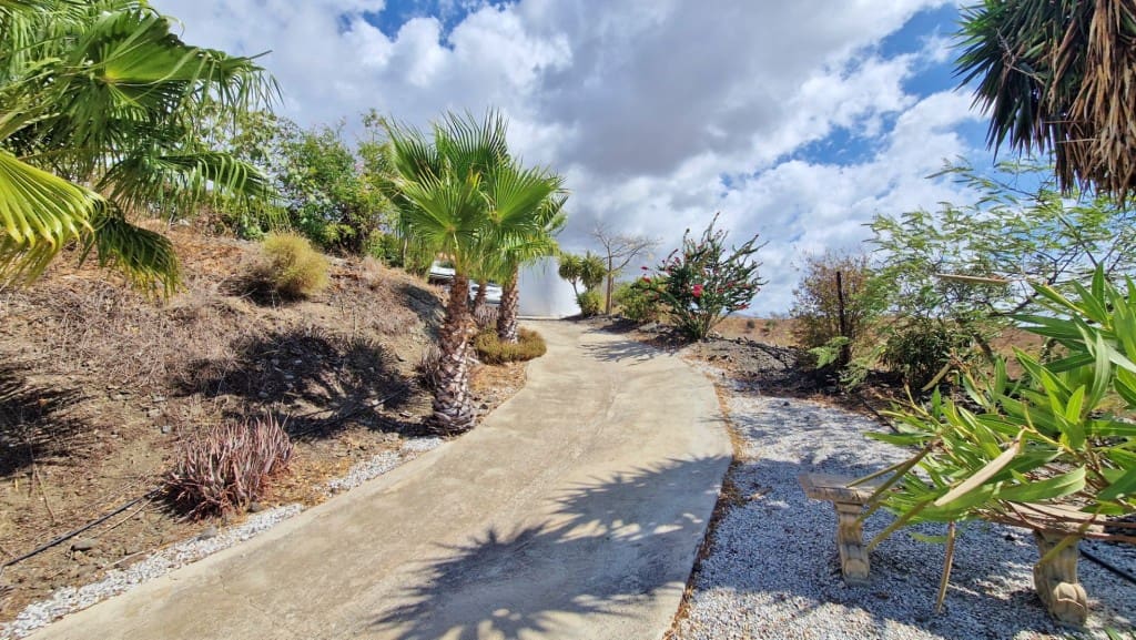 4 makuuhuone Maalaistalo myytävänä paikassa Vinuela - 345 000 € (Ref: 9590638)