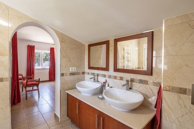 4 slaapkamer Villa te koop in Cómpeta met zwembad garage - € 645.000 (Ref: 9655604)