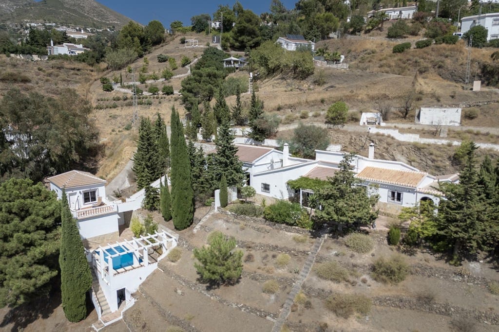 4 slaapkamer Villa te koop in Competa met zwembad garage - € 645.000 (Ref: 9655604)