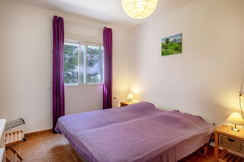 Chalet de 4 habitaciones en Cómpeta en venta con piscina garaje - 645.000 € (Ref: 9655604)