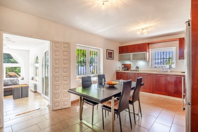 4 soveværelse Finca/Landehus til salg i Cómpeta med swimmingpool garage - € 645.000 (Ref: 9655604)