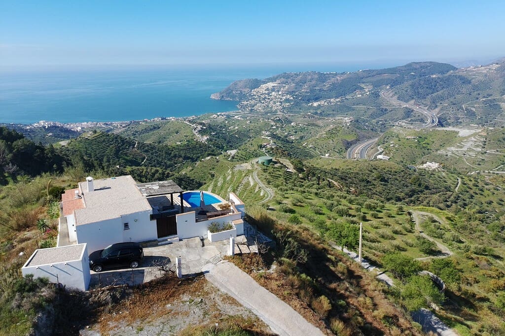 3 slaapkamer Finca/Landhuis te koop in La Herradura met zwembad - € 469.000 (Ref: 9731729)