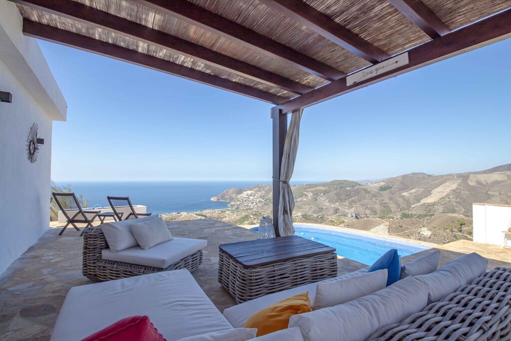 3 slaapkamer Finca/Landhuis te koop in La Herradura met zwembad - € 469.000 (Ref: 9731729)