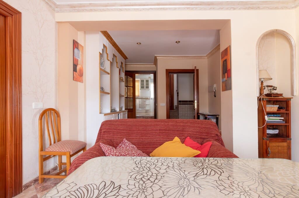 Casa de 8 habitaciones en Riogordo en venta - 310.000 € (Ref: 9835973)