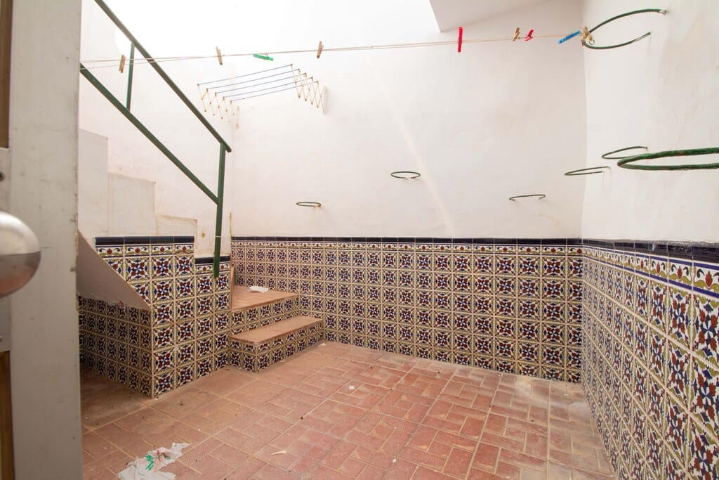Casa de 8 habitaciones en Riogordo en venta - 310.000 € (Ref: 9835973)
