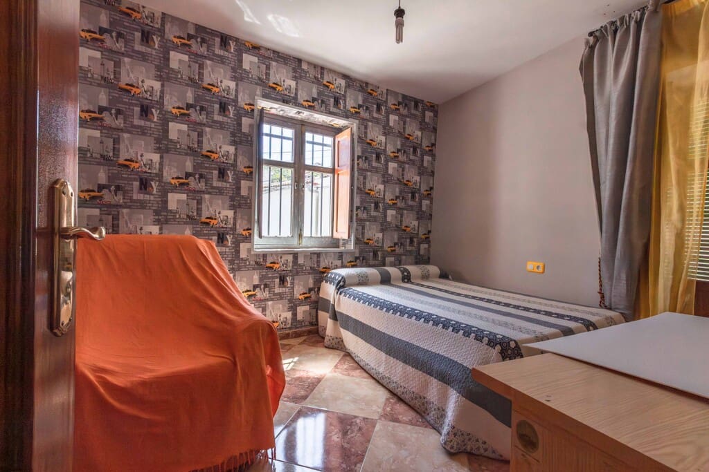 Casa de 8 habitaciones en Riogordo en venta - 310.000 € (Ref: 9835973)
