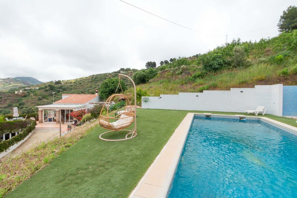 3 bedroom Finca/Country House for sale in Torrox with pool - € 475,000 (Ref: 9835974)