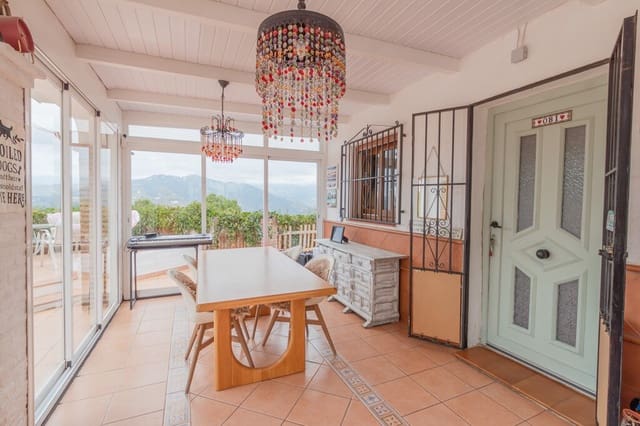 3 chambre Finca/Maison de Campagne à vendre à Torrox avec piscine - 475 000 € (Ref: 9835974)