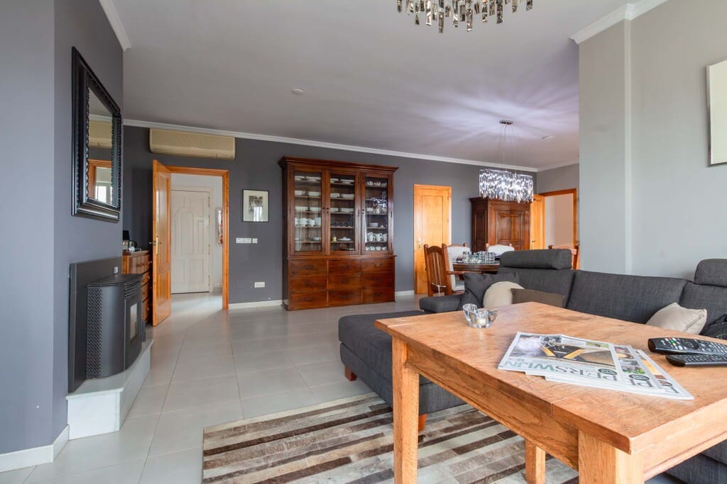 5 quarto Moradia para venda em Arenas com piscina - 775 000 € (Ref: 9861614)