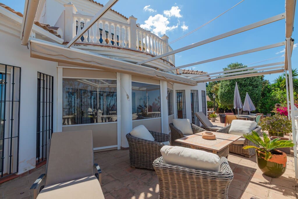 5 quarto Moradia para venda em Arenas com piscina - 775 000 € (Ref: 9861614)