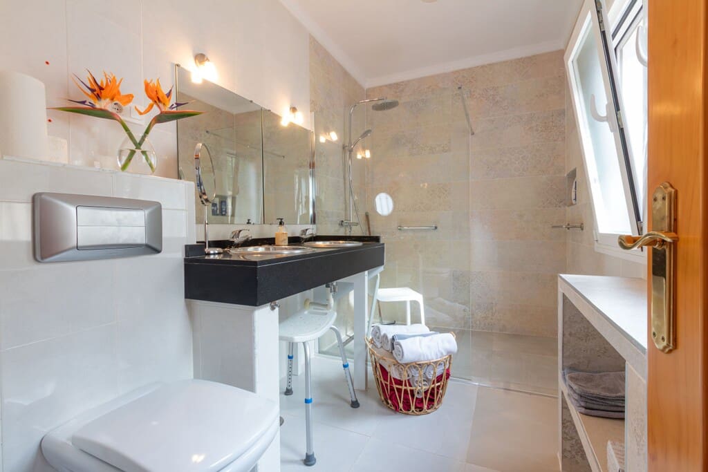 5 quarto Moradia para venda em Arenas com piscina - 775 000 € (Ref: 9861614)