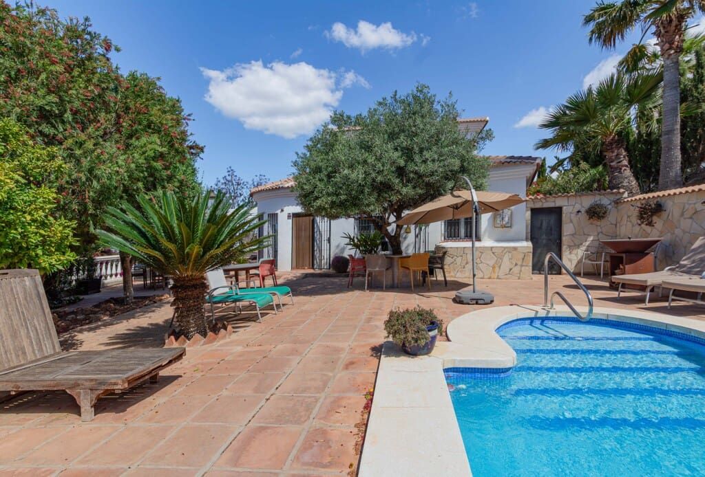 5 quarto Moradia para venda em Arenas com piscina - 775 000 € (Ref: 9861614)