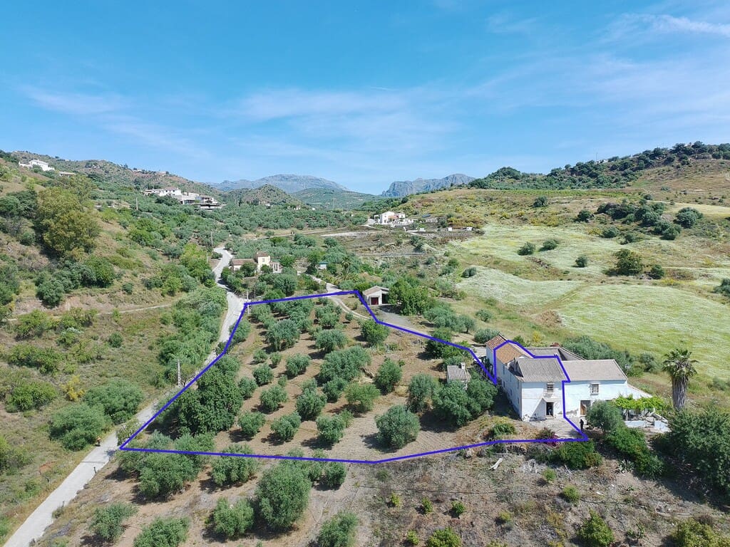 3 soveværelse Finca/Landehus til salg i Comares - € 110.000 (Ref: 9873048)