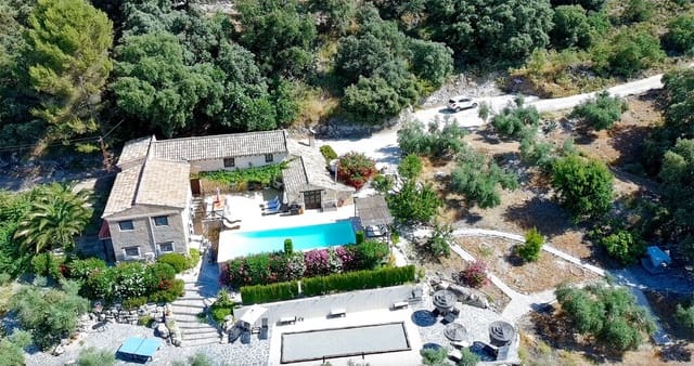 8 soverom Finca/Herregård til salgs i Montefrío med svømmebasseng - € 760 000 (Ref: 9947350)