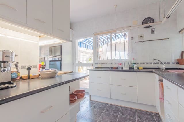 5 bedroom Villa for sale in Mezquitilla, Vélez-Málaga with pool garage - € 995,000 (Ref: 9959312)