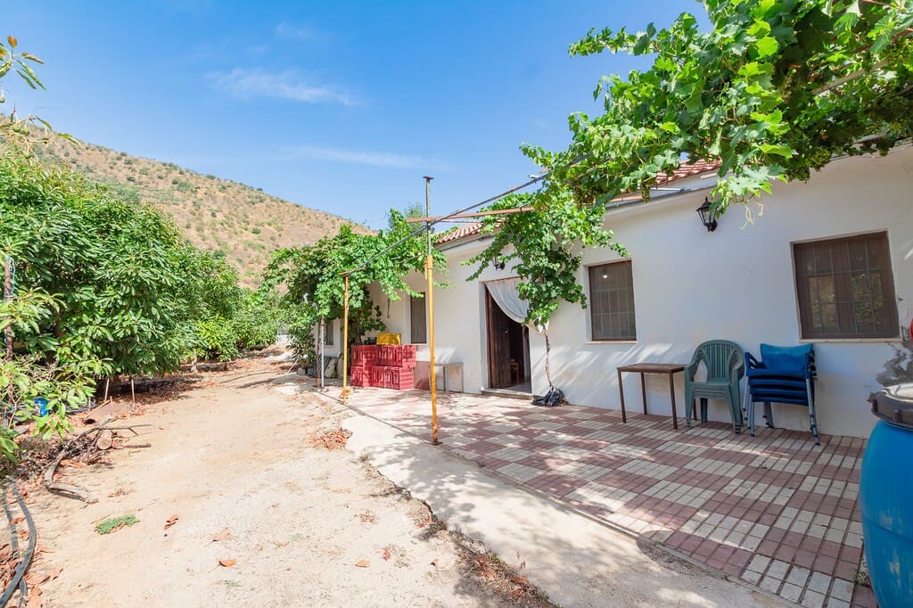 2 bedroom Finca/Country House for sale in Riogordo - € 249,000 (Ref: 9981823)