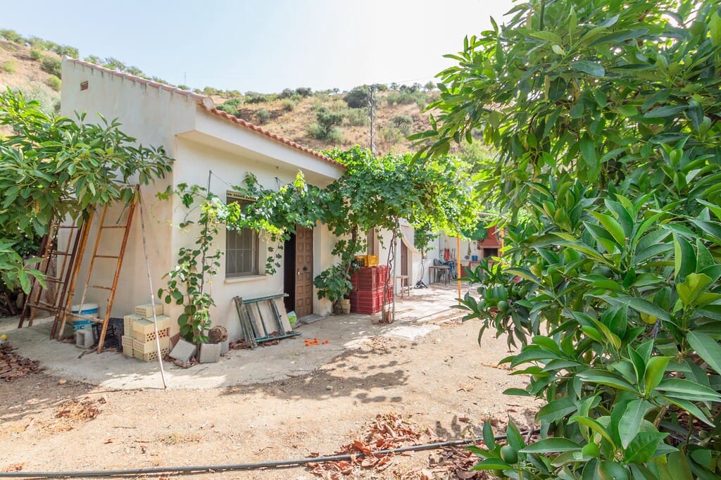 2 bedroom Finca/Country House for sale in Riogordo - € 249,000 (Ref: 9981823)