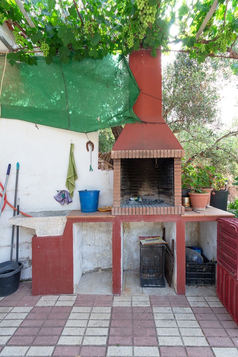 2 bedroom Finca/Country House for sale in Riogordo - € 249,000 (Ref: 9981823)