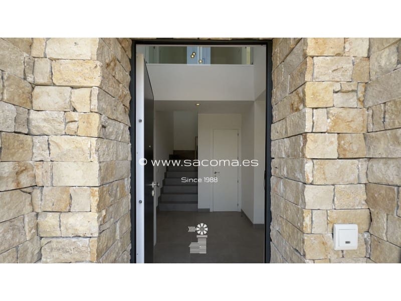 3 slaapkamer Villa te koop in Cala Ratjada met zwembad - € 877.000 (Ref: 7414225)