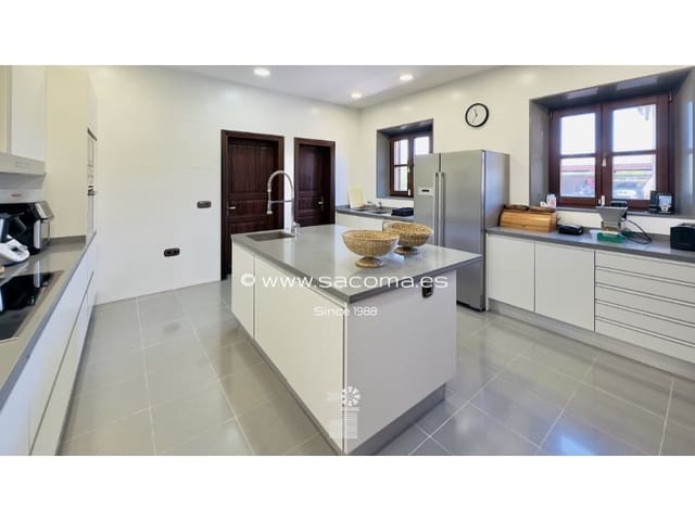 4 soveværelse Finca/Landehus til salg i Portocristo / Port de Manacor, Manacor med swimmingpool - € 2.975.000 (Ref: 7670436)