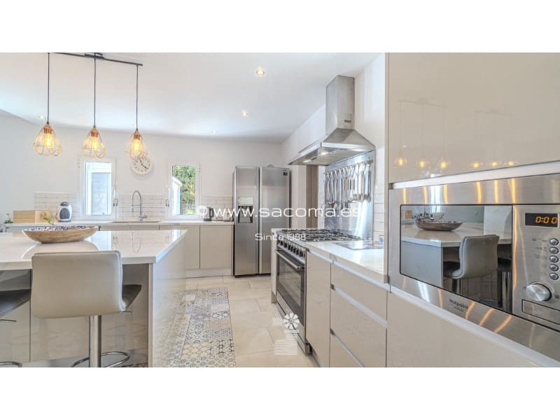 4 soveværelse Villa til salg i Sa Coma med swimmingpool - € 1.150.000 (Ref: 9269641)