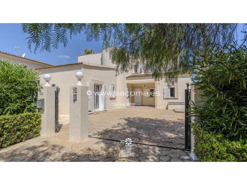 4 bedroom Villa for sale in Sa Coma with pool - € 1,150,000 (Ref: 9269641)