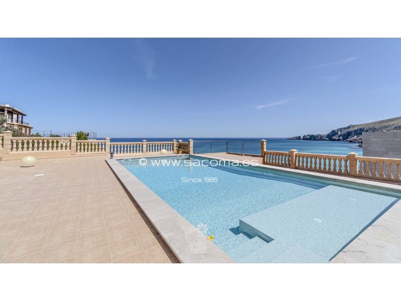 5 bedroom Villa for sale in Cala Mesquida with pool - € 1,750,000 (Ref: 9797022)