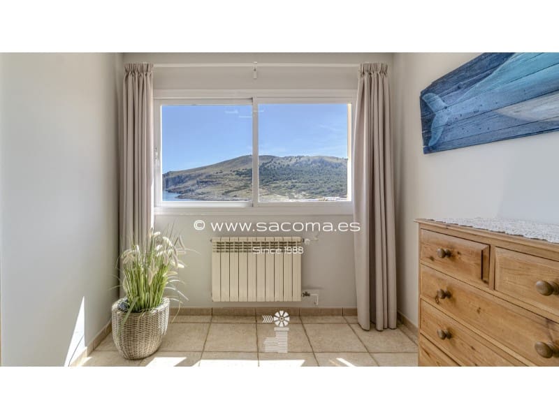 5 bedroom Villa for sale in Cala Mesquida with pool - € 1,750,000 (Ref: 9797022)