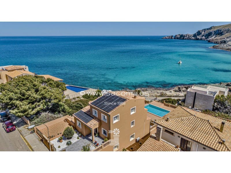 5 bedroom Villa for sale in Cala Mesquida with pool - € 1,750,000 (Ref: 9797022)
