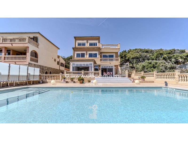 5 bedroom Villa for sale in Cala Mesquida with pool - € 1,750,000 (Ref: 9797022)