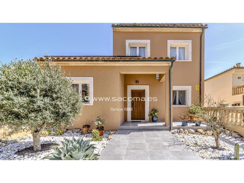 5 bedroom Villa for sale in Cala Mesquida with pool - € 1,750,000 (Ref: 9797022)