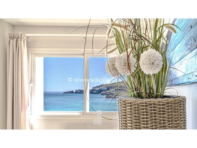 5 bedroom Villa for sale in Cala Mesquida with pool - € 1,750,000 (Ref: 9797022)