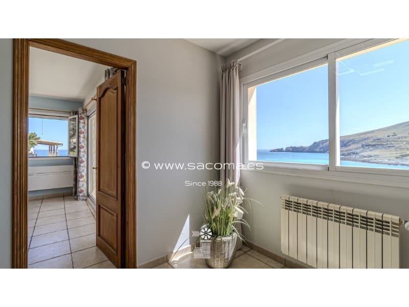 5 bedroom Villa for sale in Cala Mesquida with pool - € 1,750,000 (Ref: 9797022)