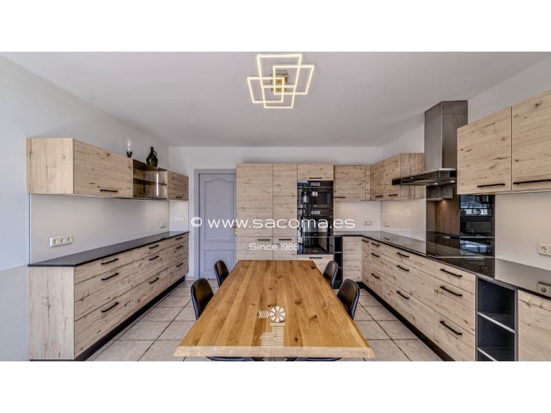 5 bedroom Villa for sale in Cala Mesquida with pool - € 1,750,000 (Ref: 9797022)