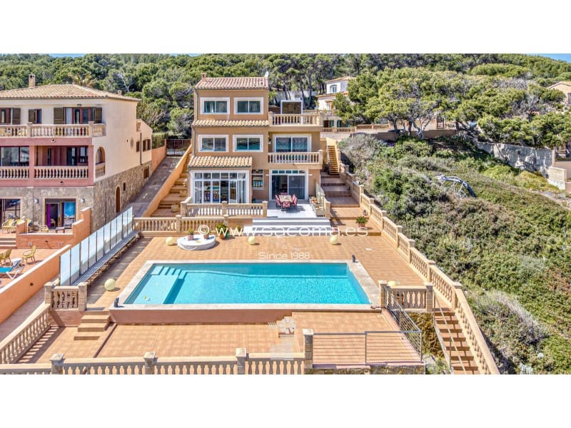 5 bedroom Villa for sale in Cala Mesquida with pool - € 1,750,000 (Ref: 9797022)