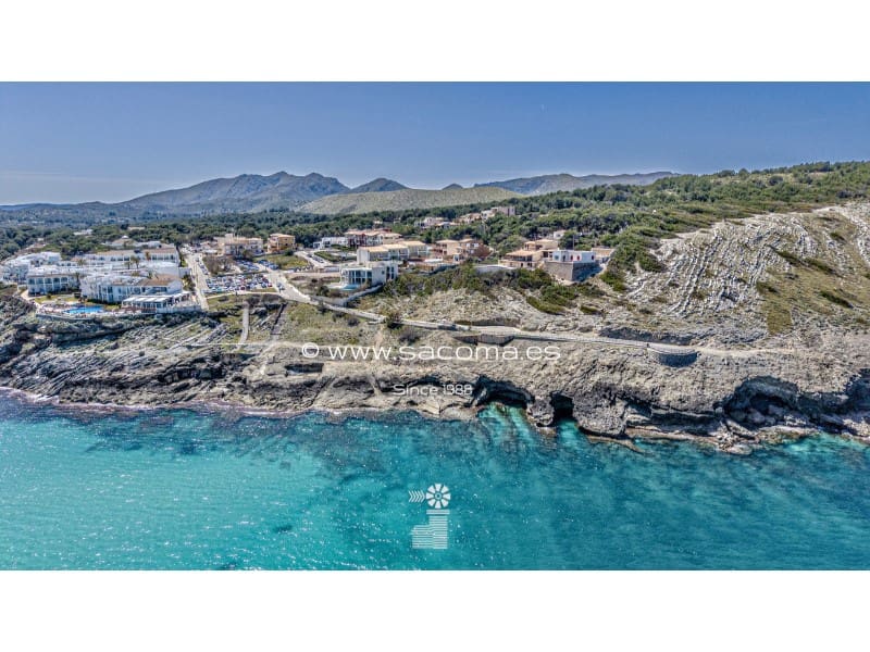 5 bedroom Villa for sale in Cala Mesquida with pool - € 1,750,000 (Ref: 9797022)