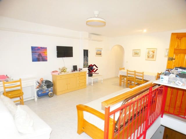 Piso de 4 habitaciones en Puerto de Mazarron, Mazarrón en venta - 135.000 € (Ref: 10011460)
