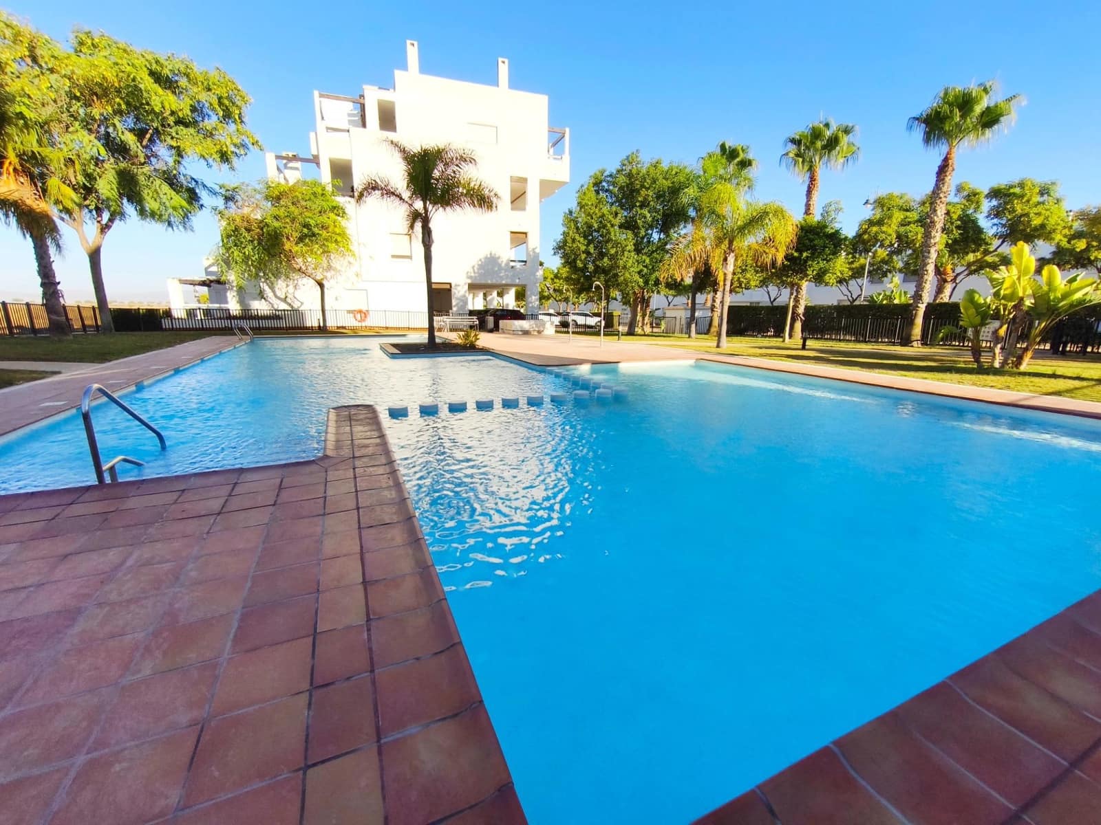 Apartamento de 2 habitaciones en Condado de Alhama en venta con piscina - 114.495 € (Ref: 10081200)
