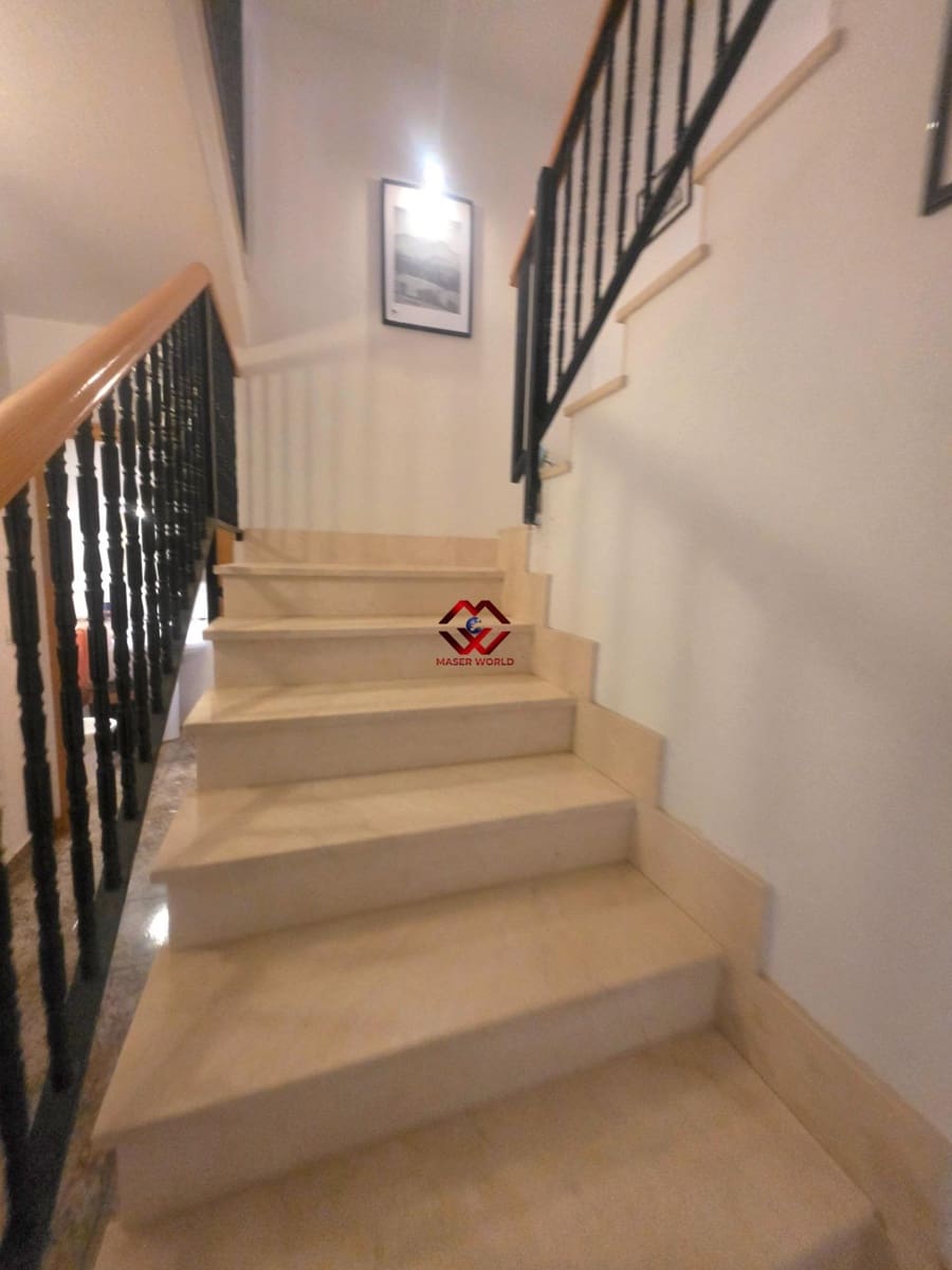 11 bedroom Villa for sale in Torre de la Horadada with garage - € 339,500 (Ref: 10155267)