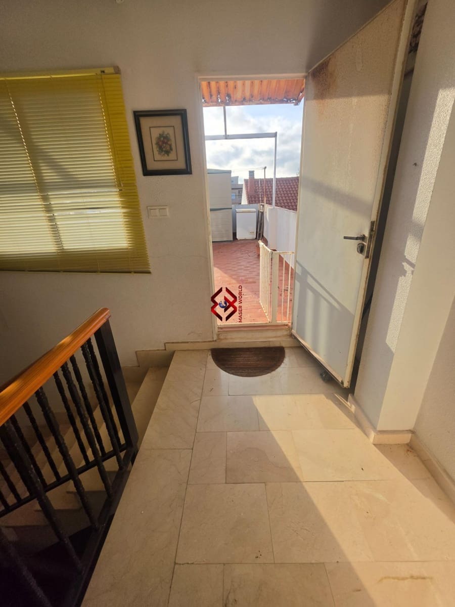 11 bedroom Villa for sale in Torre de la Horadada with garage - € 339,500 (Ref: 10155267)