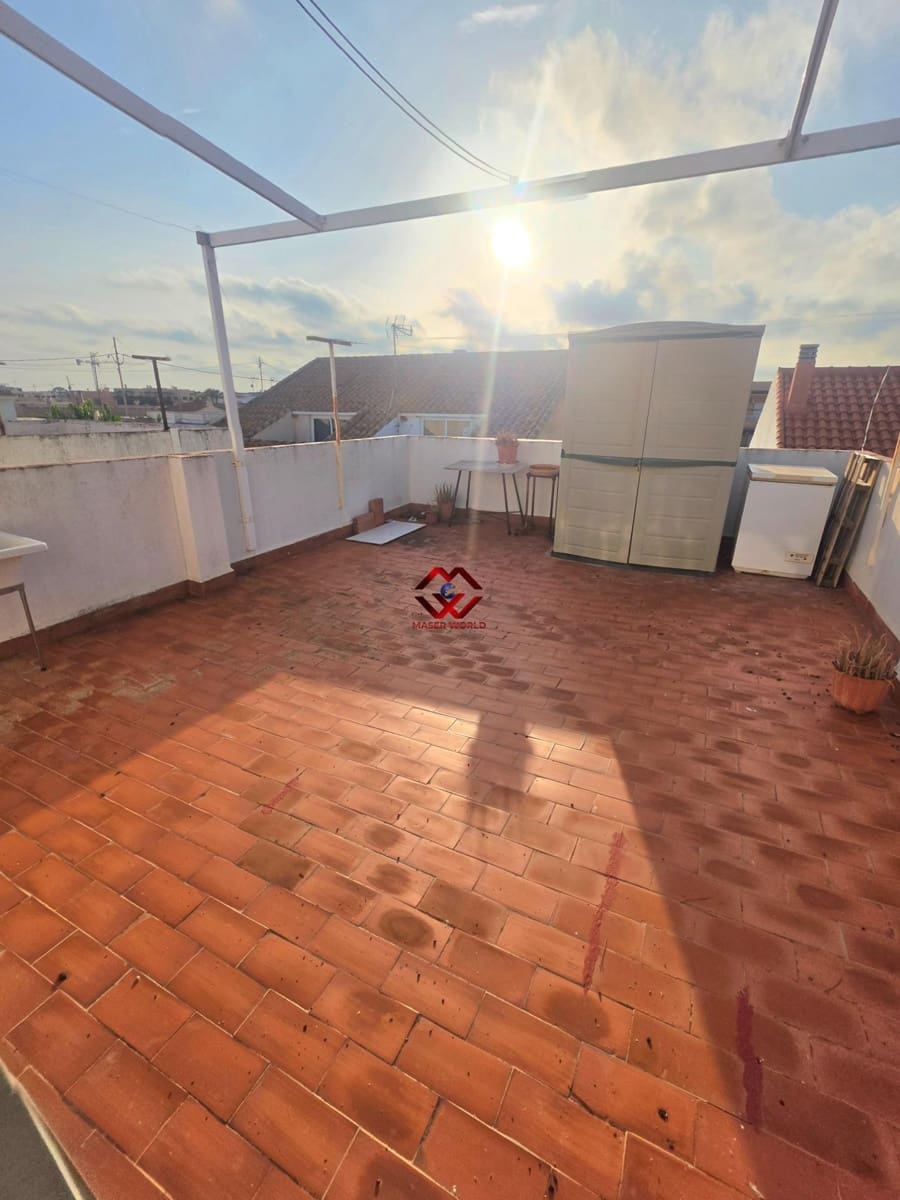 11 bedroom Villa for sale in Torre de la Horadada with garage - € 339,500 (Ref: 10155267)