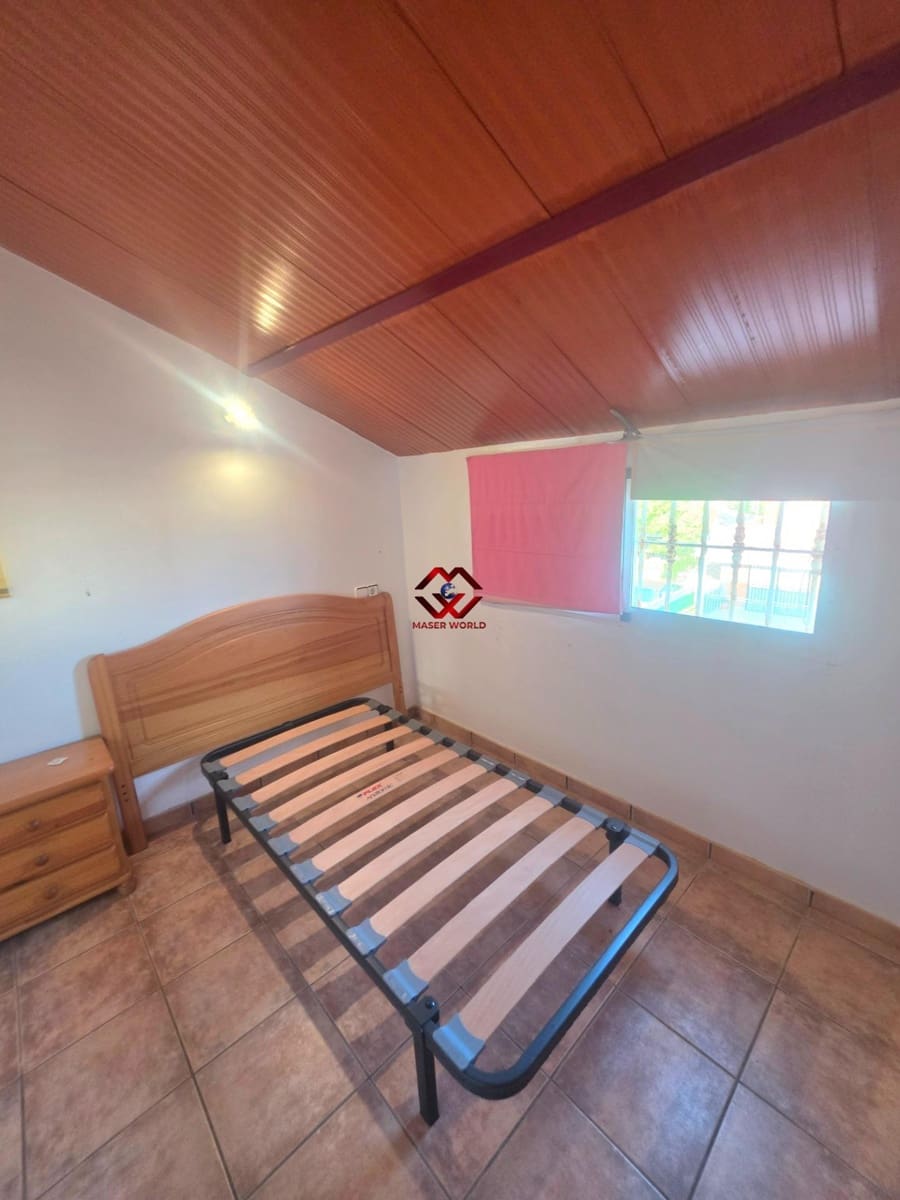 11 bedroom Villa for sale in Torre de la Horadada with garage - € 339,500 (Ref: 10155267)