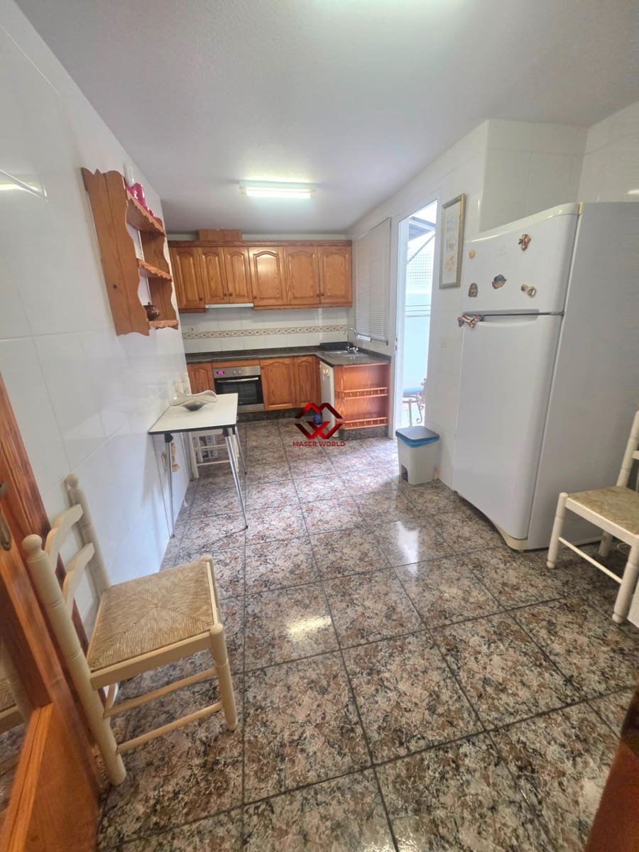 11 bedroom Villa for sale in Torre de la Horadada with garage - € 339,500 (Ref: 10155267)