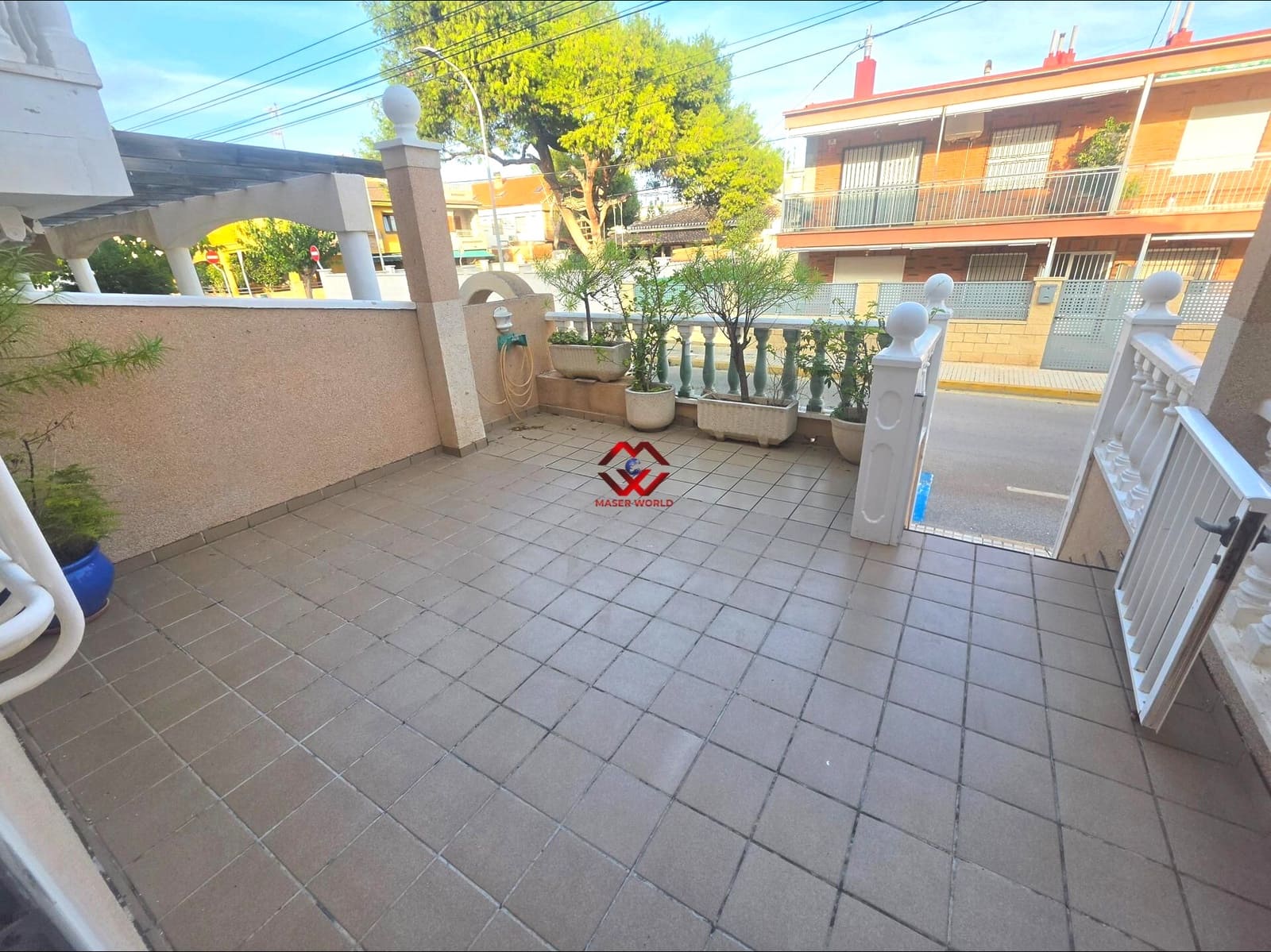 11 bedroom Villa for sale in Torre de la Horadada with garage - € 339,500 (Ref: 10155267)