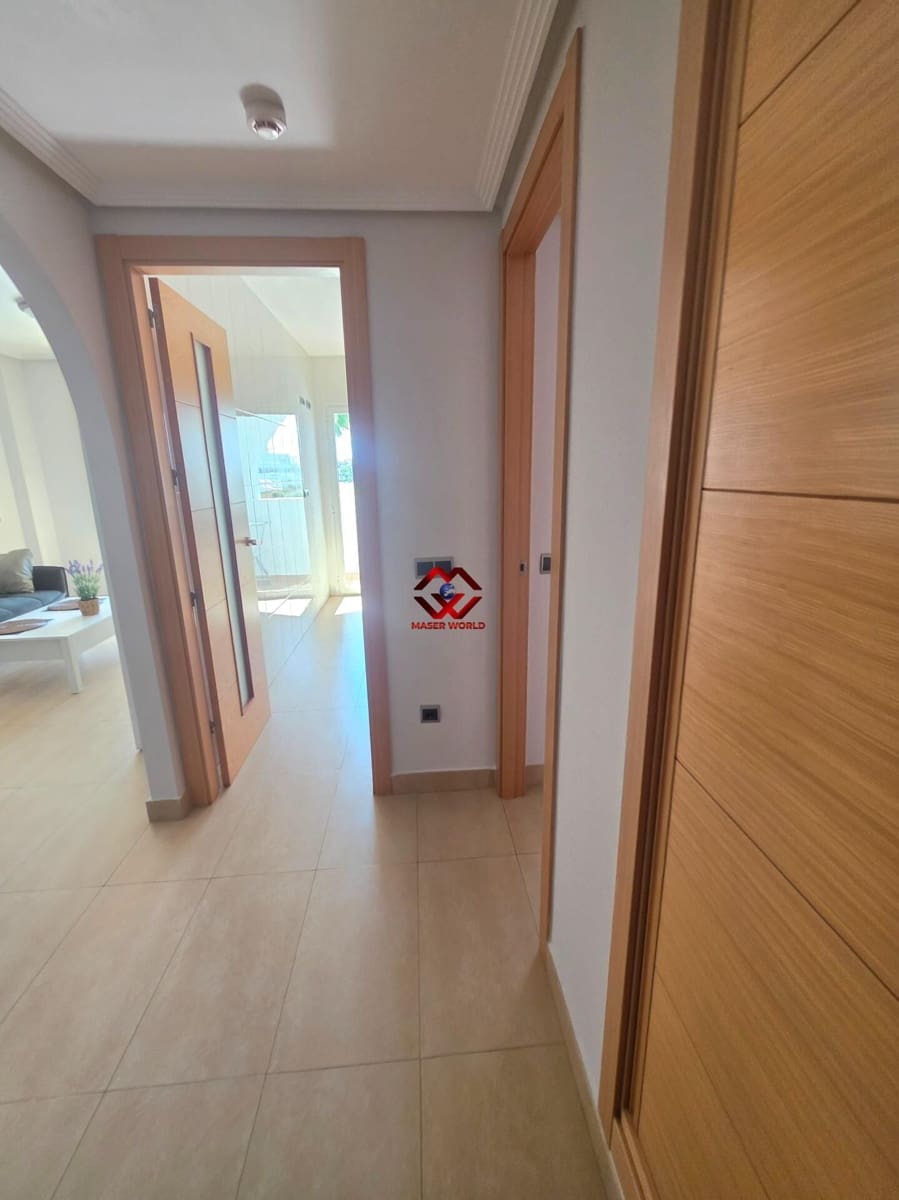 2 soverom Leilighet til salgs i Los Alcazares med svømmebasseng garasje - € 219 000 (Ref: 10159670)