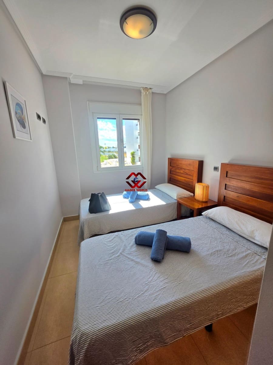 2 soverom Leilighet til salgs i Los Alcazares med svømmebasseng garasje - € 219 000 (Ref: 10159670)