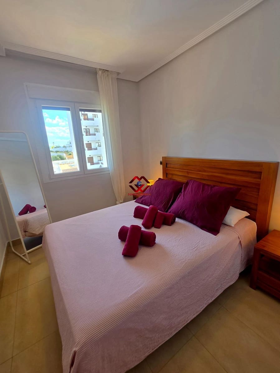 2 soverom Leilighet til salgs i Los Alcazares med svømmebasseng garasje - € 219 000 (Ref: 10159670)