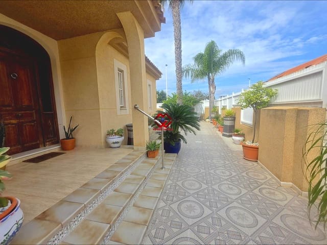 4 Zimmer Villa zu verkaufen in Santiago de la Ribera, San Javier mit Pool Garage - 499.000 € (Ref: 10165026)