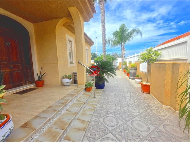 4 soveværelse Villa til salg i Santiago de la Ribera, San Javier med swimmingpool garage - € 499.000 (Ref: 10165026)