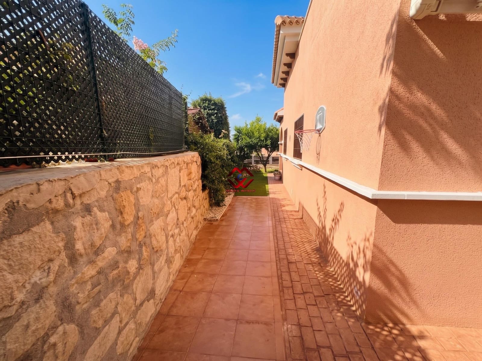 Chalet de 3 habitaciones en Cartagena en venta con piscina garaje - 419.900 € (Ref: 10168721)
